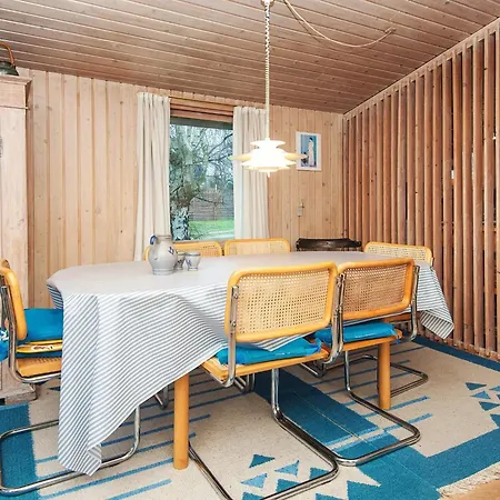 6 Person In Glesborg-by Traum